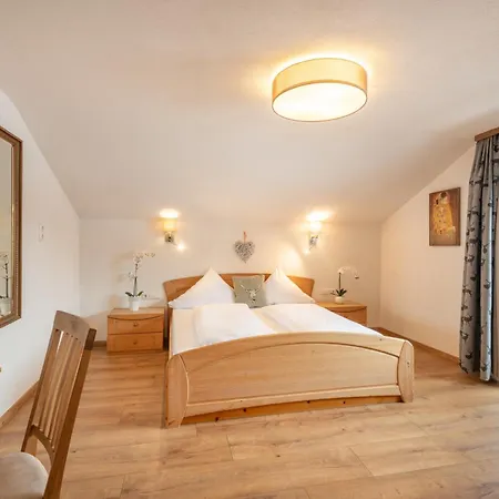 Alpenhof Waengle 公寓式酒店 4*