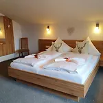 Apartmanhotel Alpenhof Waengle 3*